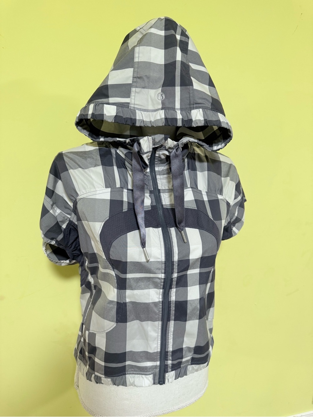 lululemon athletica Gray & White Plaid Short-Sleeve Hooded Zip Jacket